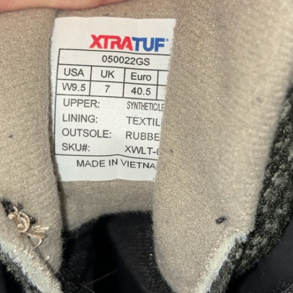 Xtratuf Woman’s lace up deck boots.9.5 Black - Picture 2 of 5